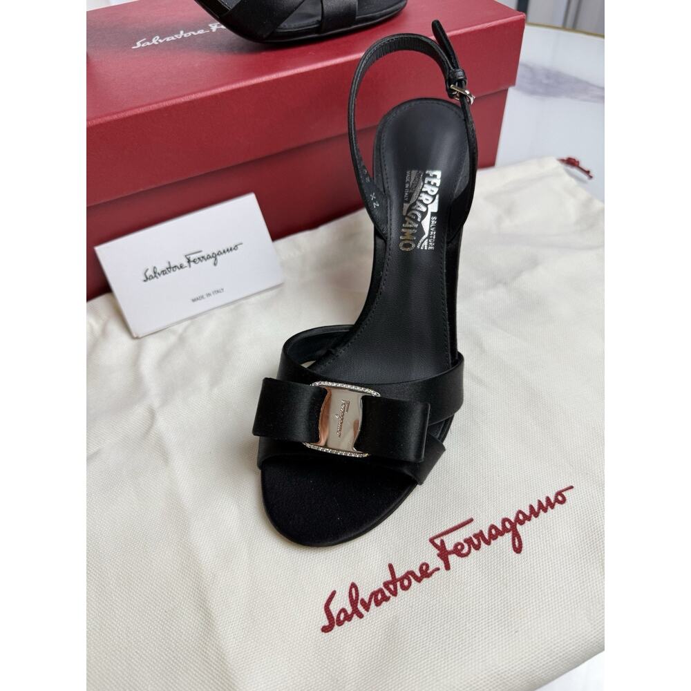 $780 FERRAGAMO Lida Bow-Embellished‎ Satin Slingback Sandals 6.5B